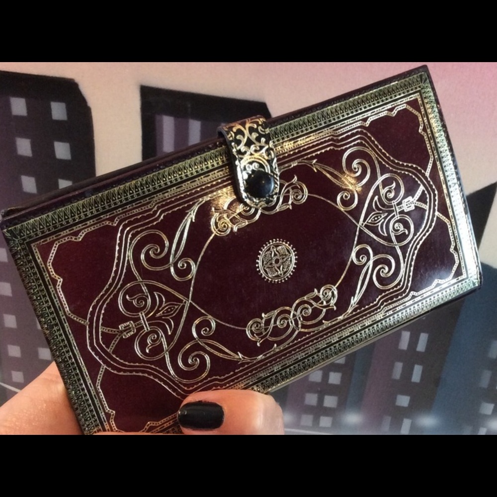 Glamorous wallet